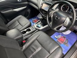 Nissan Navara 2.3 dCi Tekna Auto 4WD Euro 6 4dr at 7th